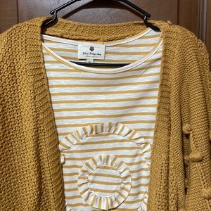NWOT Betsey’s Boutique l/s top and cardigan XL Mustard. CUTE!